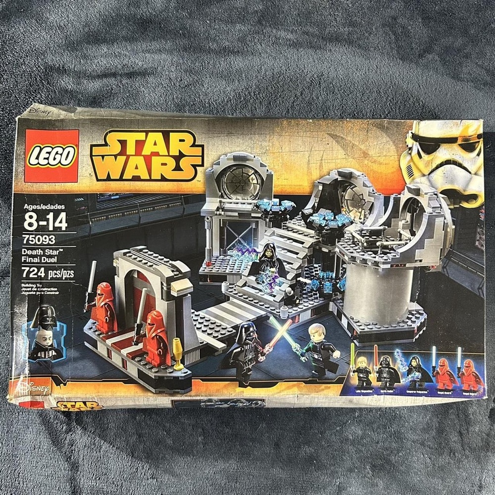 LEGO Star Wars Death Star Final Duel Set with Black, Gray, and Blue Elements
